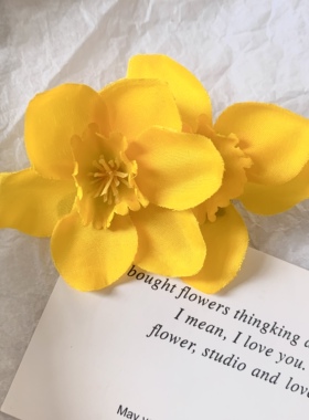 明媚黄色花朵发夹氛围感甜美侧边碎发夹头花盘发旅行度假拍照发卡