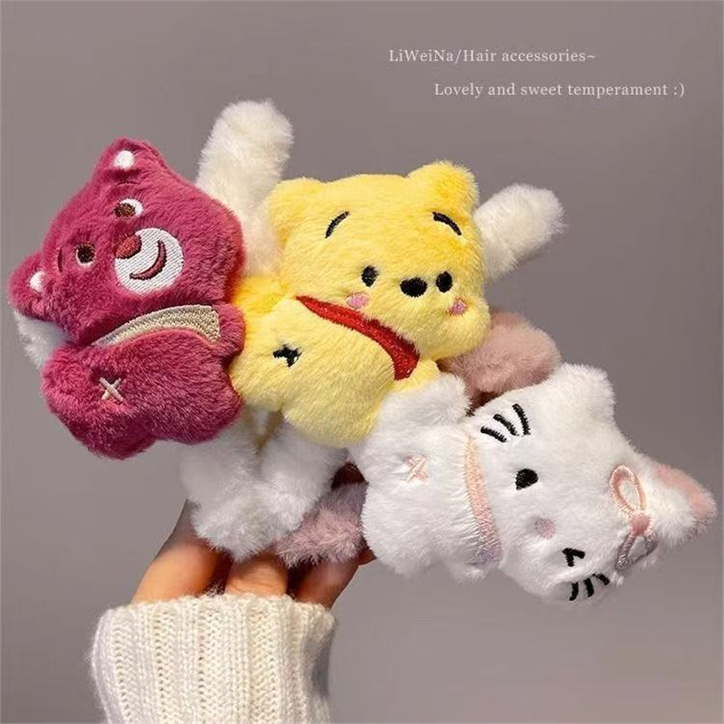 草莓小熊猫咪毛绒抓夹女