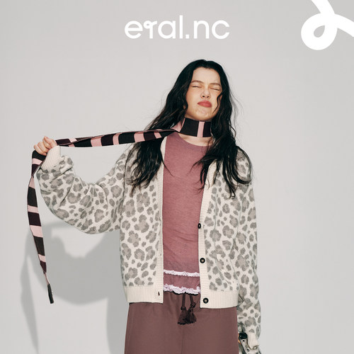 eral nc星迹002都市通勤豹纹斑点V领开衫女生加厚宽松时尚毛衣