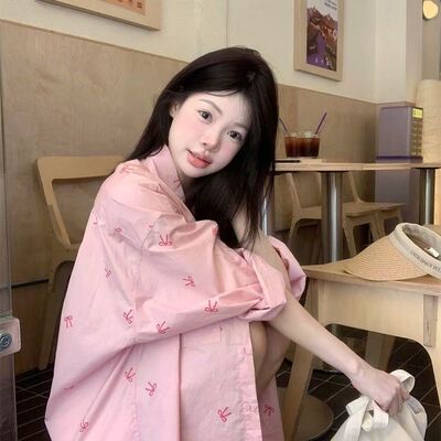 粉色蝴蝶结印花长袖衬衫女春季新款甜美防晒宽松中长款开衫上衣潮