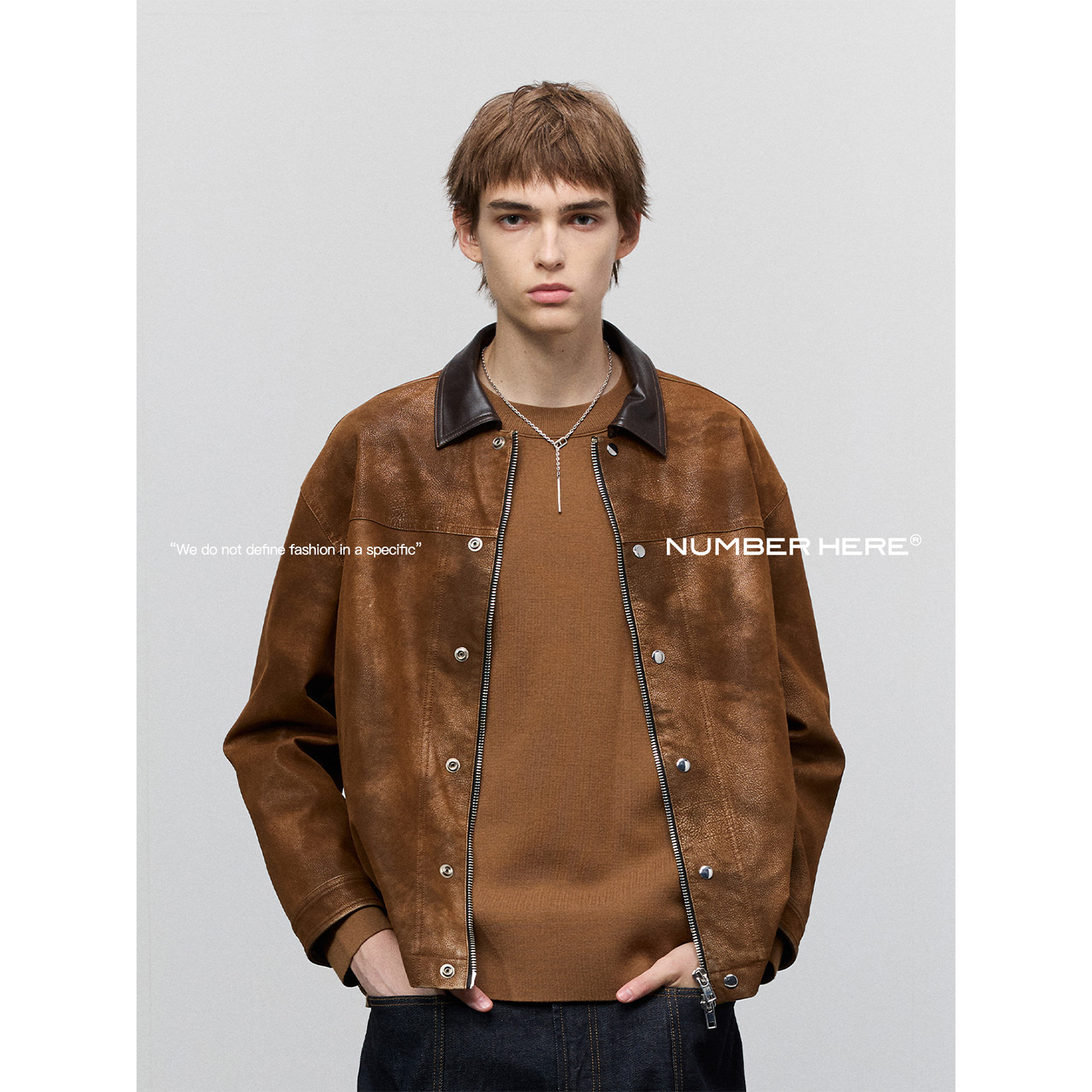 NUMBER HERE水洗人造皮革钉珠装饰休闲复古翻领夹克外套