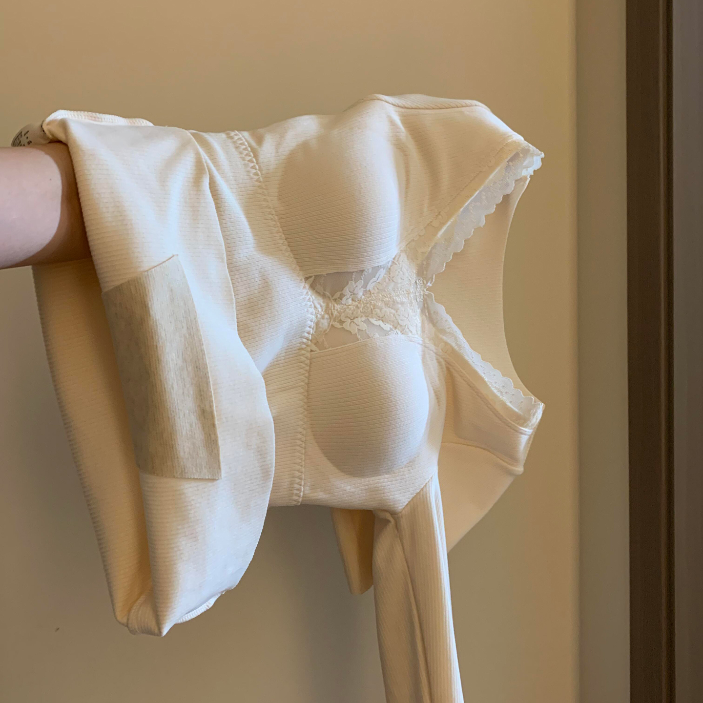 蕾丝V领带胸垫保暖内衣女