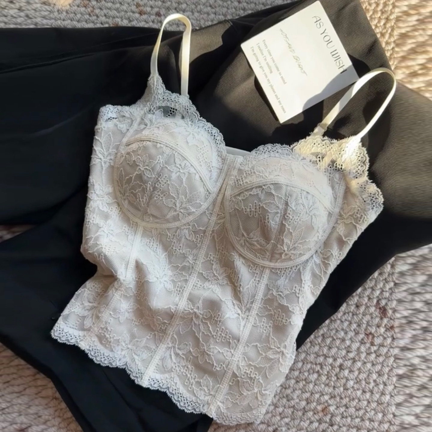 网红性感雷丝美背吊带一体杯带胸垫背心女防走光百搭磨绒打底上衣