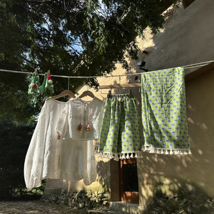 度假亲子装母女装女童套装早春森系穿搭宝宝时髦白色衬衫绿色裤子