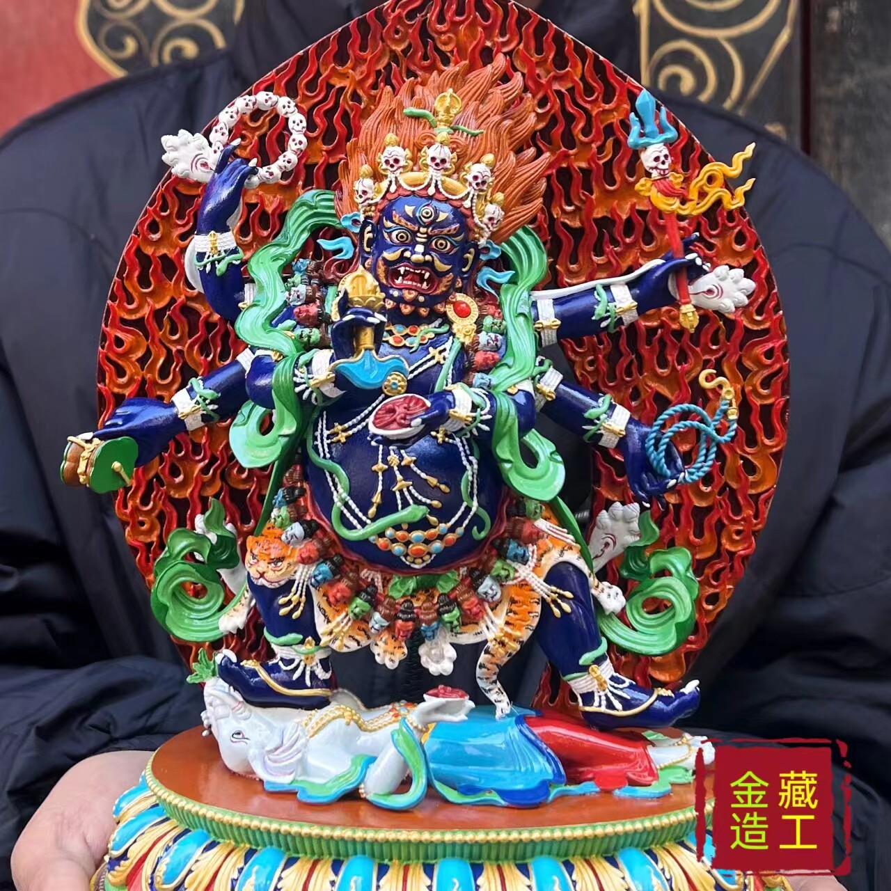 泥金工艺彩绘藏传铜佛像非遗彩绘