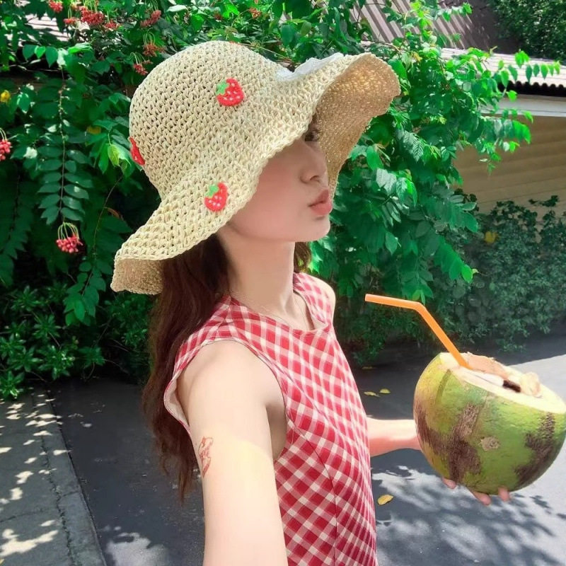 新版夏季草莓手工编织钩针小盆帽女海边度假沙滩帽小清新草帽