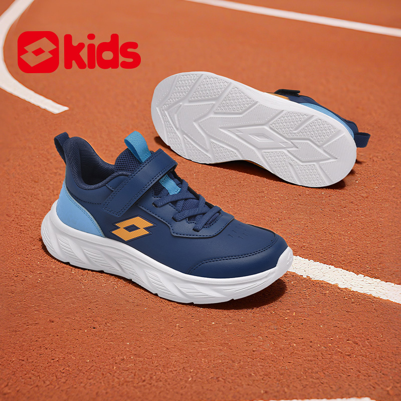 乐途皮面防泼水儿童运动跑步鞋男