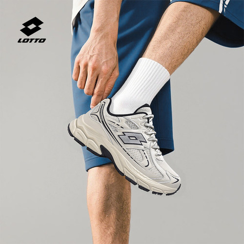 乐途减震缓震运动跑步鞋男