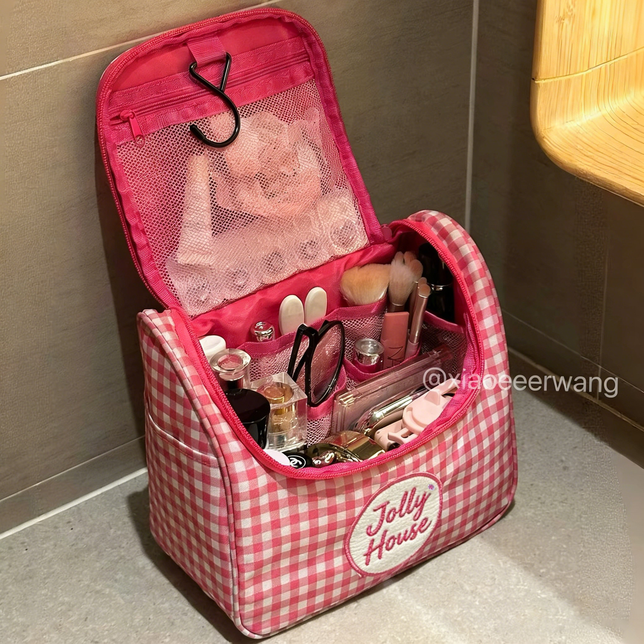红色格子化妆包大容量女化妆收纳包外出可携式分区洗漱包挂钩收纳