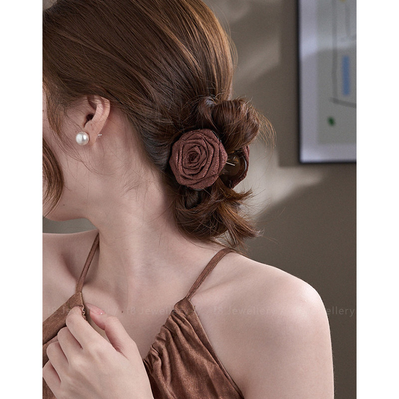 抓夹丝缎高贵优雅花朵造型气质