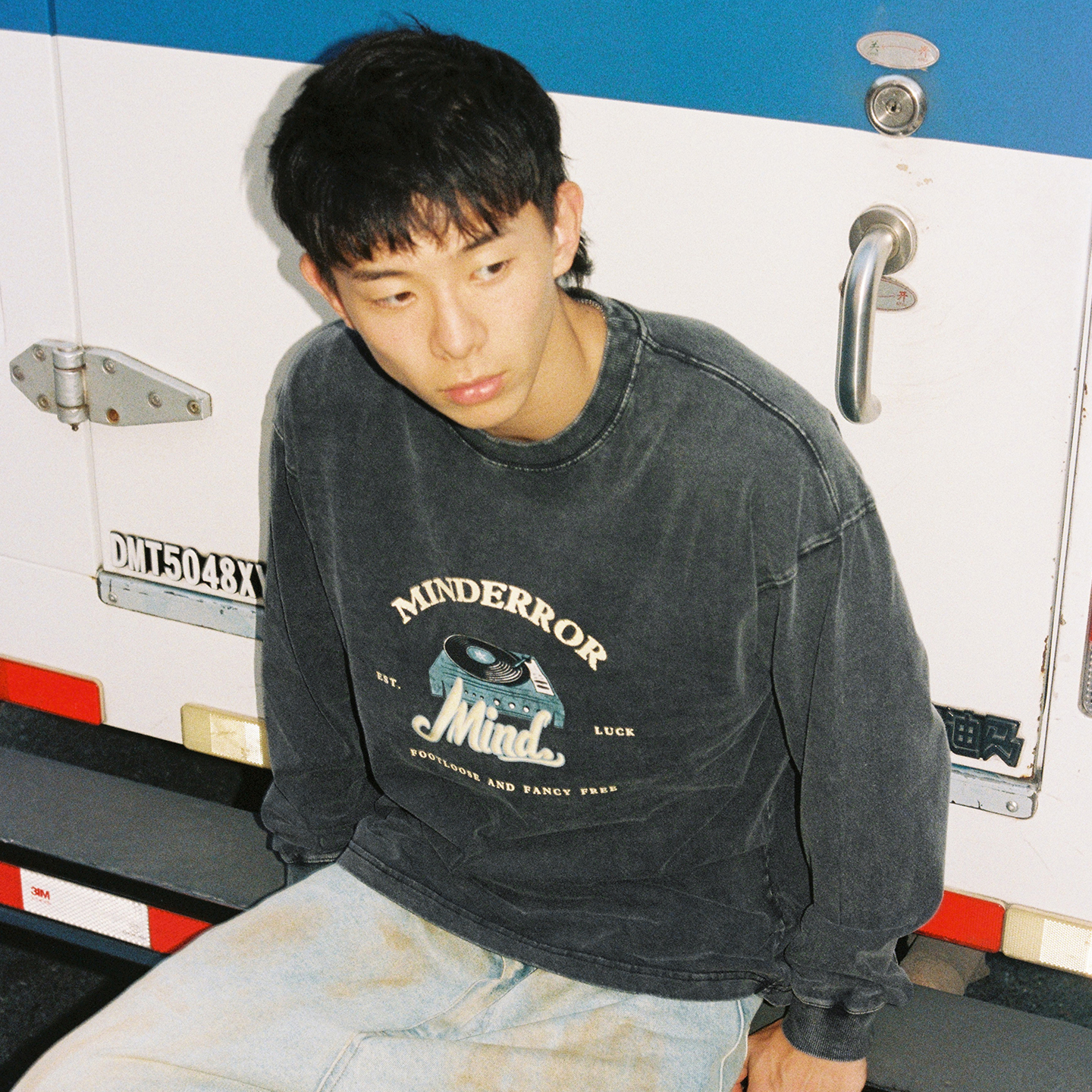 MindError唱片机印花长袖T恤