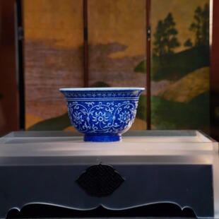 逸古堂撒蓝雕刻缠枝莲压手杯景德镇陶瓷女士个人专用2025新款高端