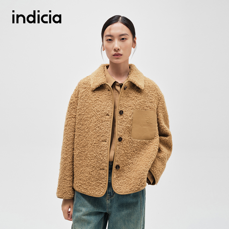 indicia标记商场冬新款慵懒风翻领绒绒拼接短外套简约F2D4WT711C
