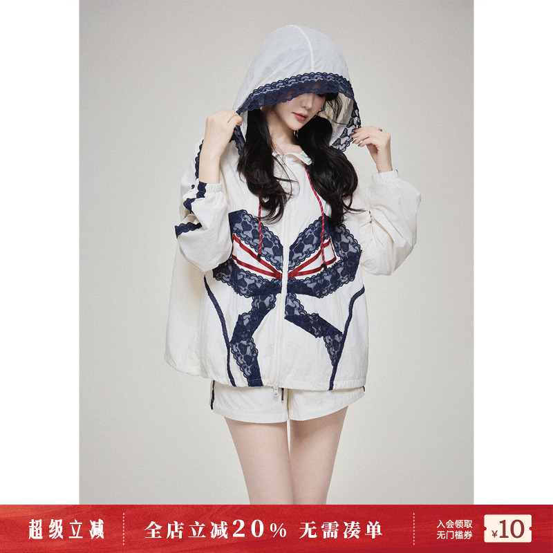 李小璐夏季撞色运动套装