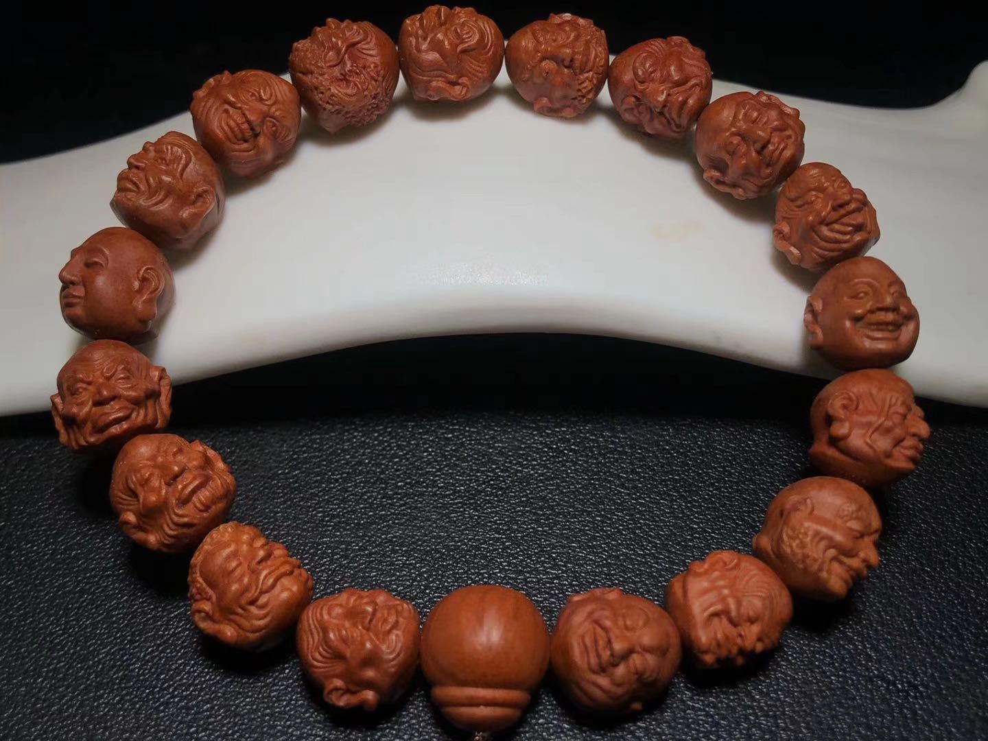 核雕王朝龙纹桃核立雕写实十八罗汉苏工文玩男女士手串配饰