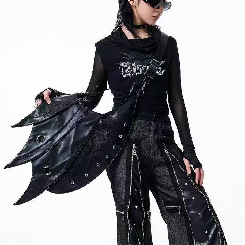 原创朋克小众设计感包单肩斜挎包