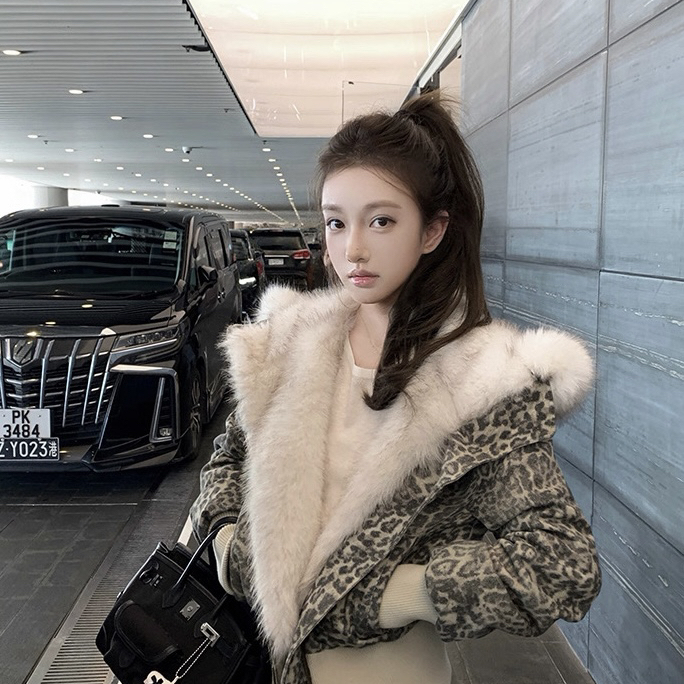 米米设计计感豹纹连帽大毛领斜拉链毛毛棉服外套短外套1333-5