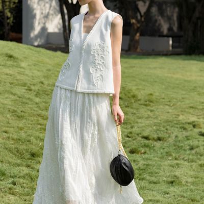 米米春日装设绣花V领无袖马甲+提花半身裙套装SET4336