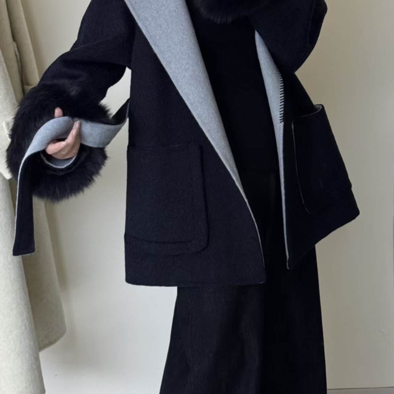 米米双面羊毛外套(配腰带,可拆卸狐狸毛袖口)(含69.3羊毛)A4901