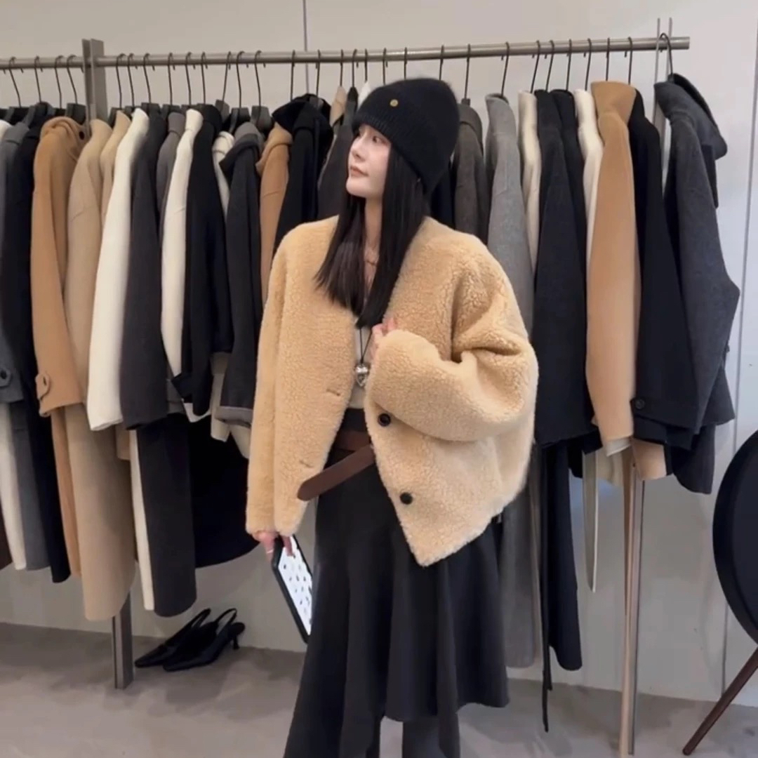 米米秋冬小个子气质减龄环保皮毛一体羊毛外套(含100羊毛)25213