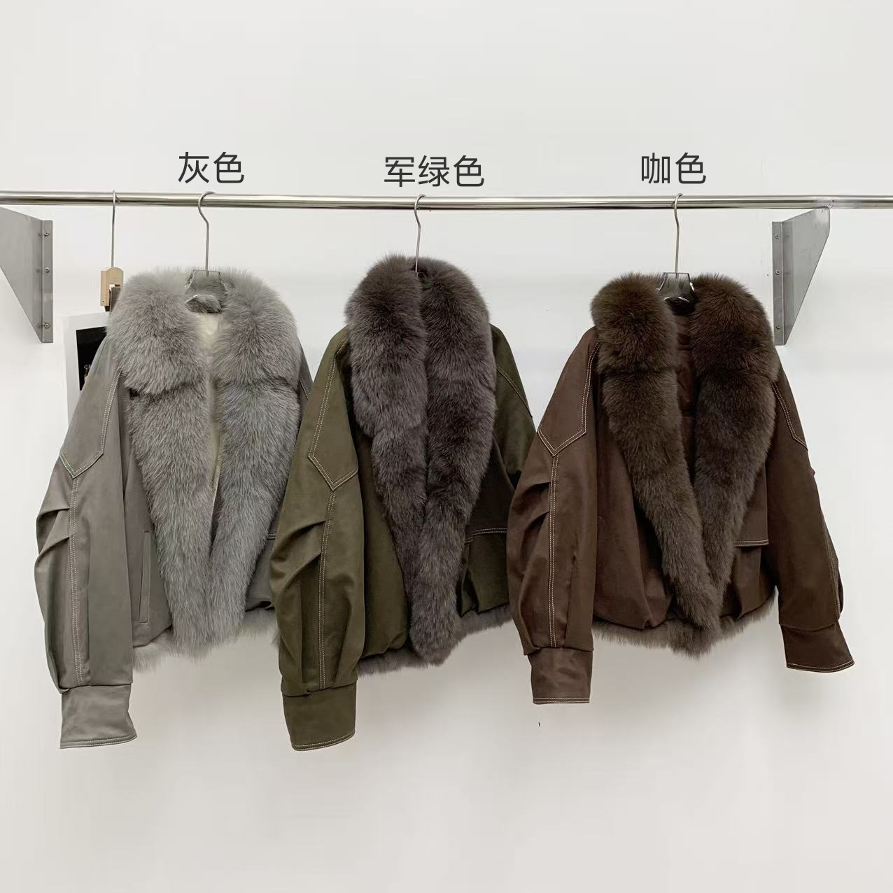 米米白鹅绒酷飒机车风保暖羽绒服(含50鹅绒)CSNS360599