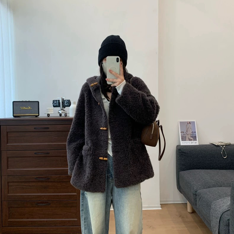 米米冬上新韩系牛角扣连帽款羊毛外套（含100羊毛）QY-665