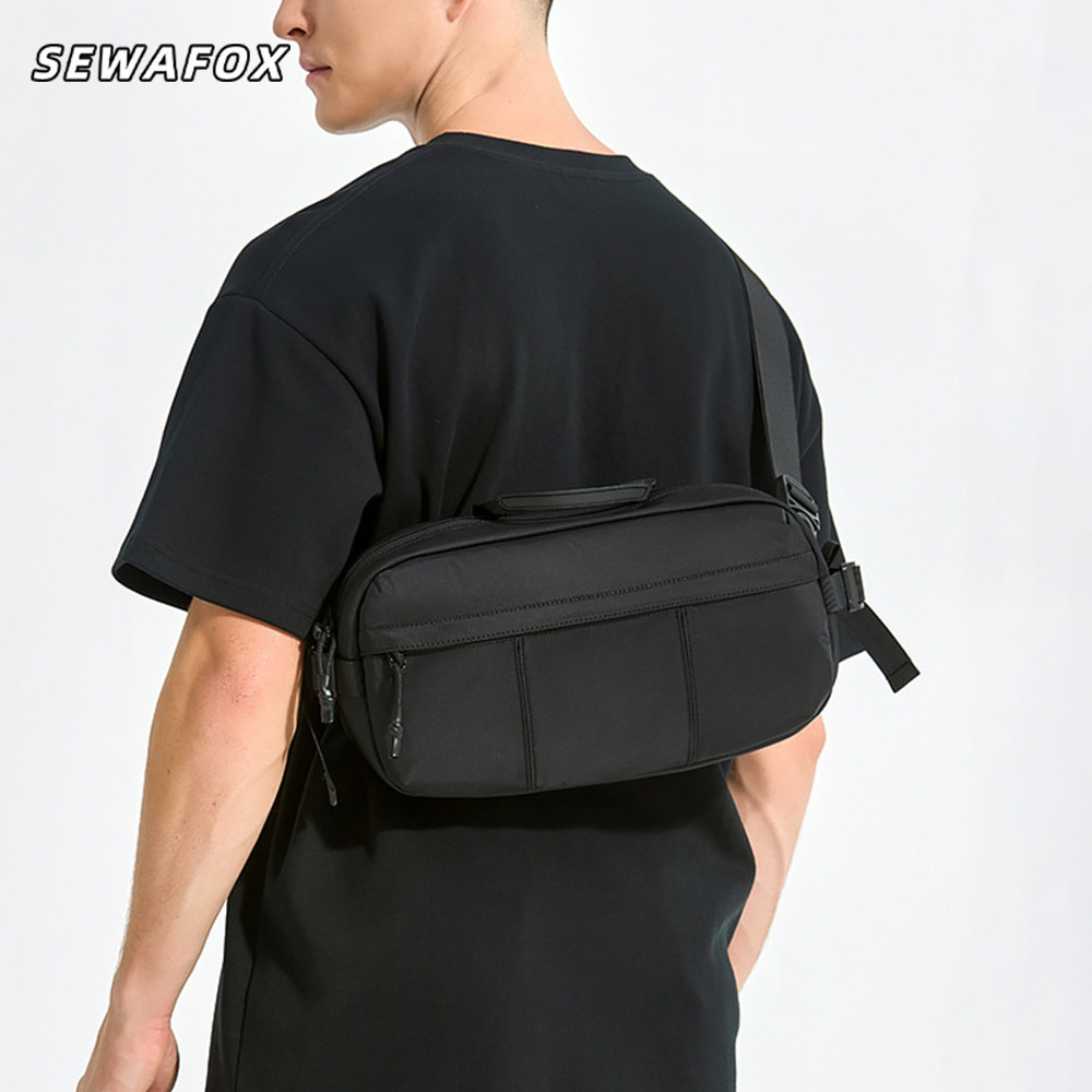 男士单肩斜挎包机能工装风防水胸包挎包男款通勤单肩包日系邮差包