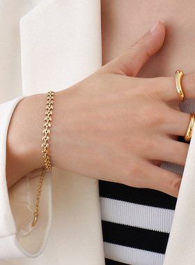 极速Fashcionable and diverse geometric titanium steel splici