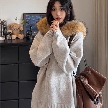 入选毛领连帽毛衣热销榜