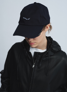 The fewfew 主题字母刺绣百搭可调节头围棉质软顶棒球帽鸭舌帽