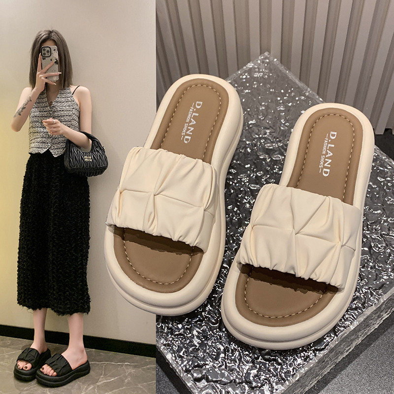 拖鞋女夏季外穿2026新款时尚厚底松糕凉拖网红超火沙滩褶皱一字拖