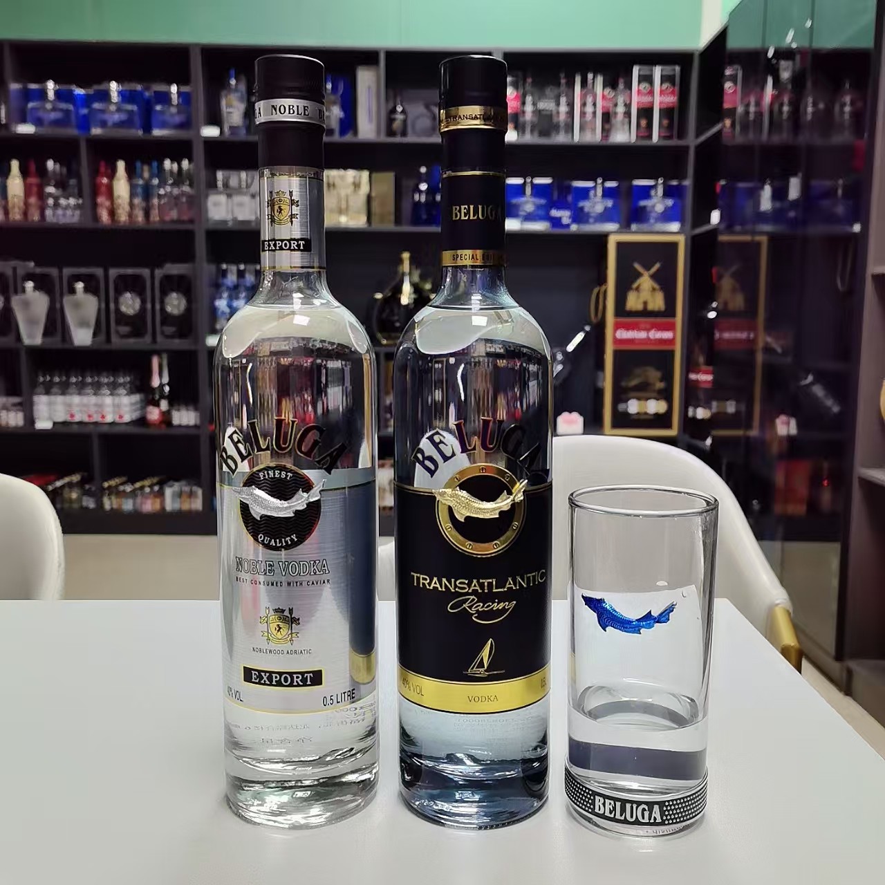 俄罗斯代购进口伏特加40度俄罗斯金银鲟鱼700ml高档礼盒洋酒白酒