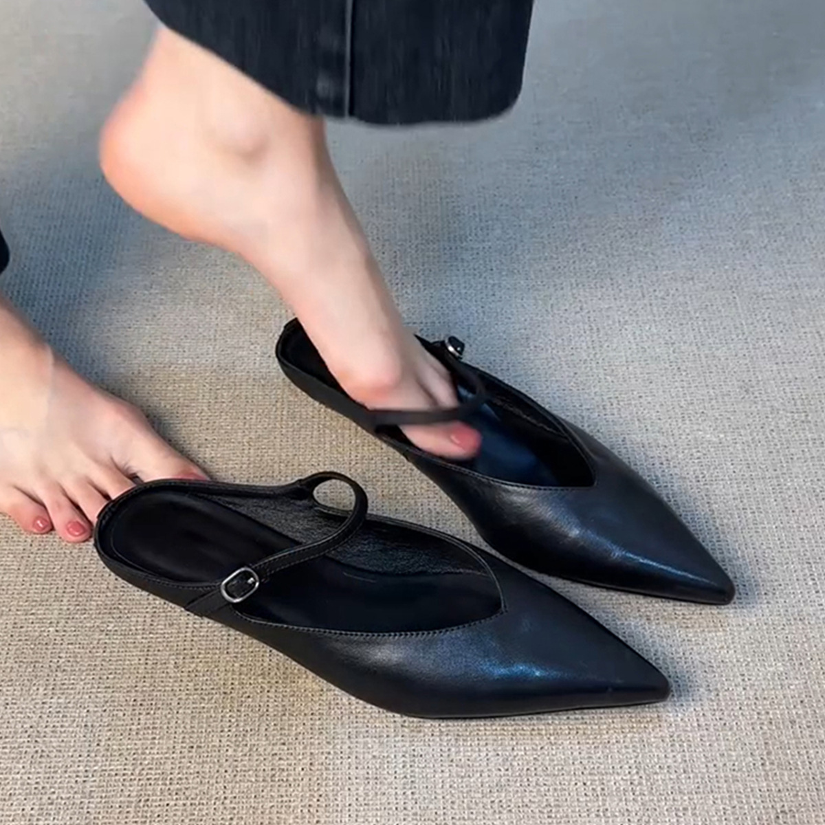 外穿复古包头鞋女一字带V口尖头凉拖百搭一脚蹬简约半拖鞋