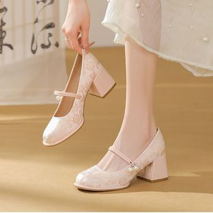 女士中式鞋子配旗袍马面裙国风小皮鞋软底不累脚米白色婚鞋伴娘鞋