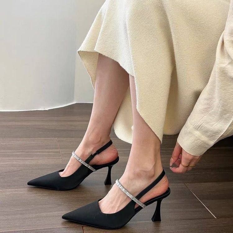 白色绸缎玛丽珍鞋尖头包头凉鞋不累脚高跟鞋女细跟气质名媛高级感