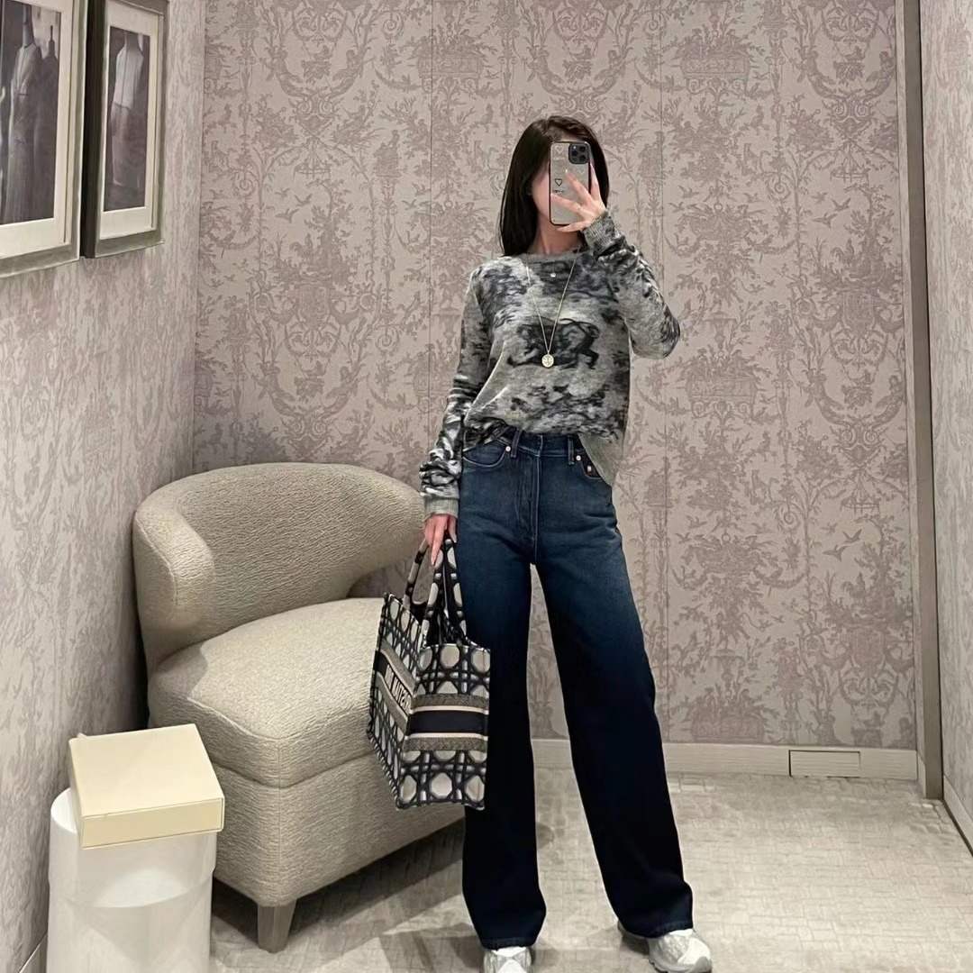 2023秋冬新款气质复古风渐变雾蓝色洗水直筒百搭高腰牛仔裤女