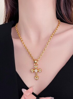 22k金情侣水滴钻火焰十字架吊坠