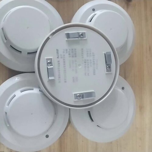 议价大量购进一批！现低价出售！海湾烟感G3X，二手拆机！带底座