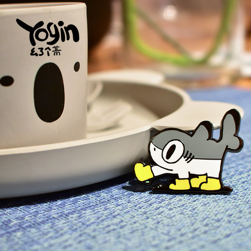 yogin幺了个菁鲨猫胸针徽章