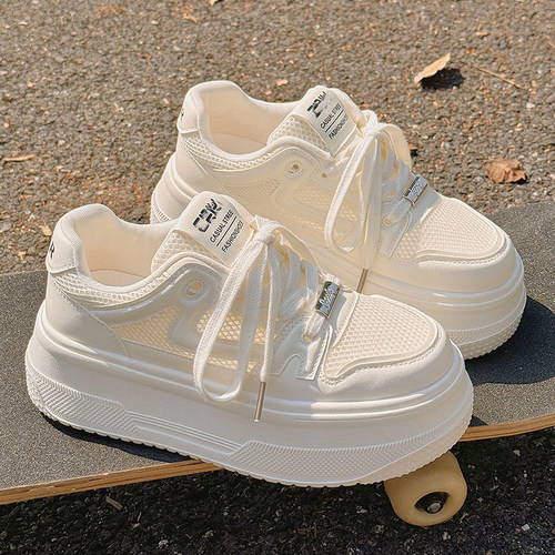 厚底增高小白鞋女2026新款夏季轻便透气网面板鞋不累脚休闲运动鞋