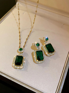 Retro Court Suit Hong Kong Style High-end Feeling Earrings