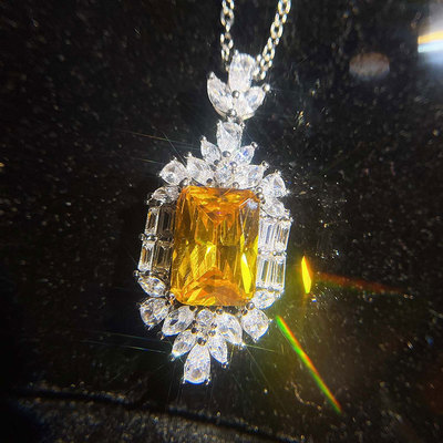 Super Flash Pendant Luxury Copper Crystal Necklace With