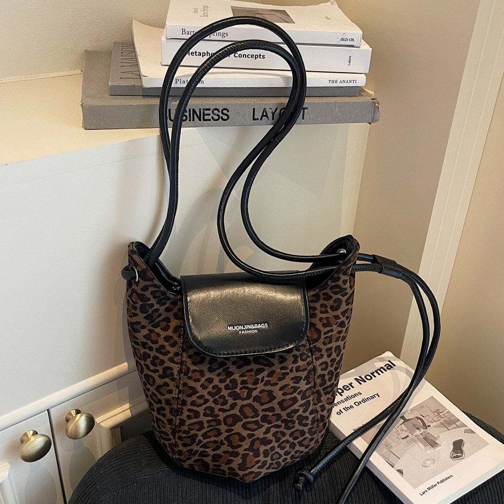 复古小众豹纹水桶包女小包2025秋冬新款高级感百搭日常通勤斜挎包,箱包皮具/热销女包/男包,通用款女包,淘宝优惠券,粉丝福利购,淘宝优惠卷