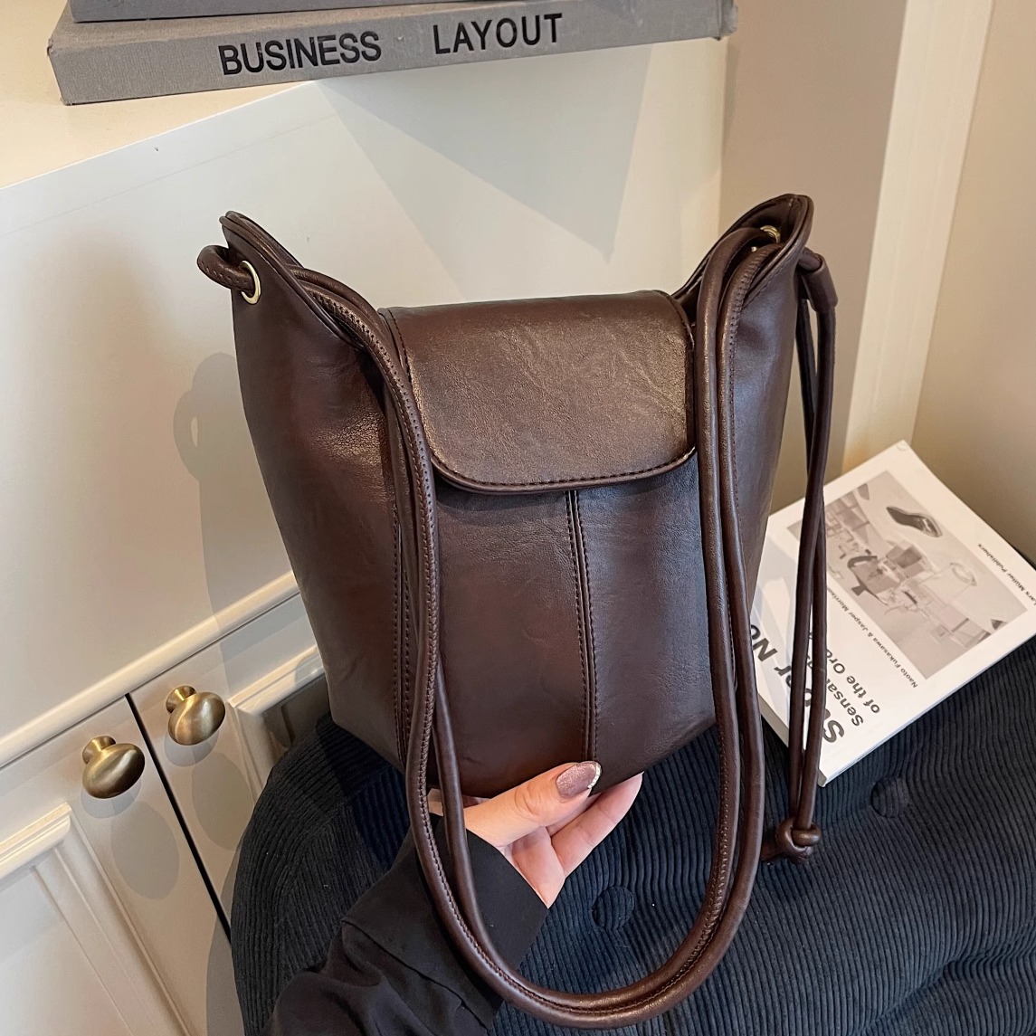 高级感小众复古水桶包女小包