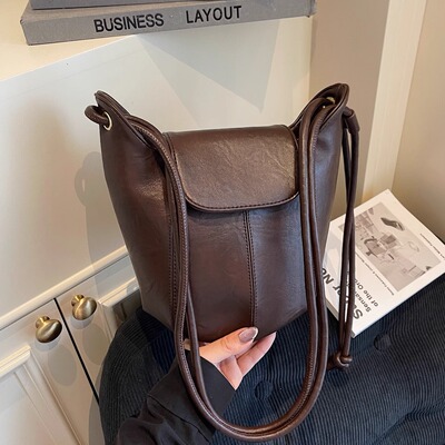 高级感小众复古水桶包女小包