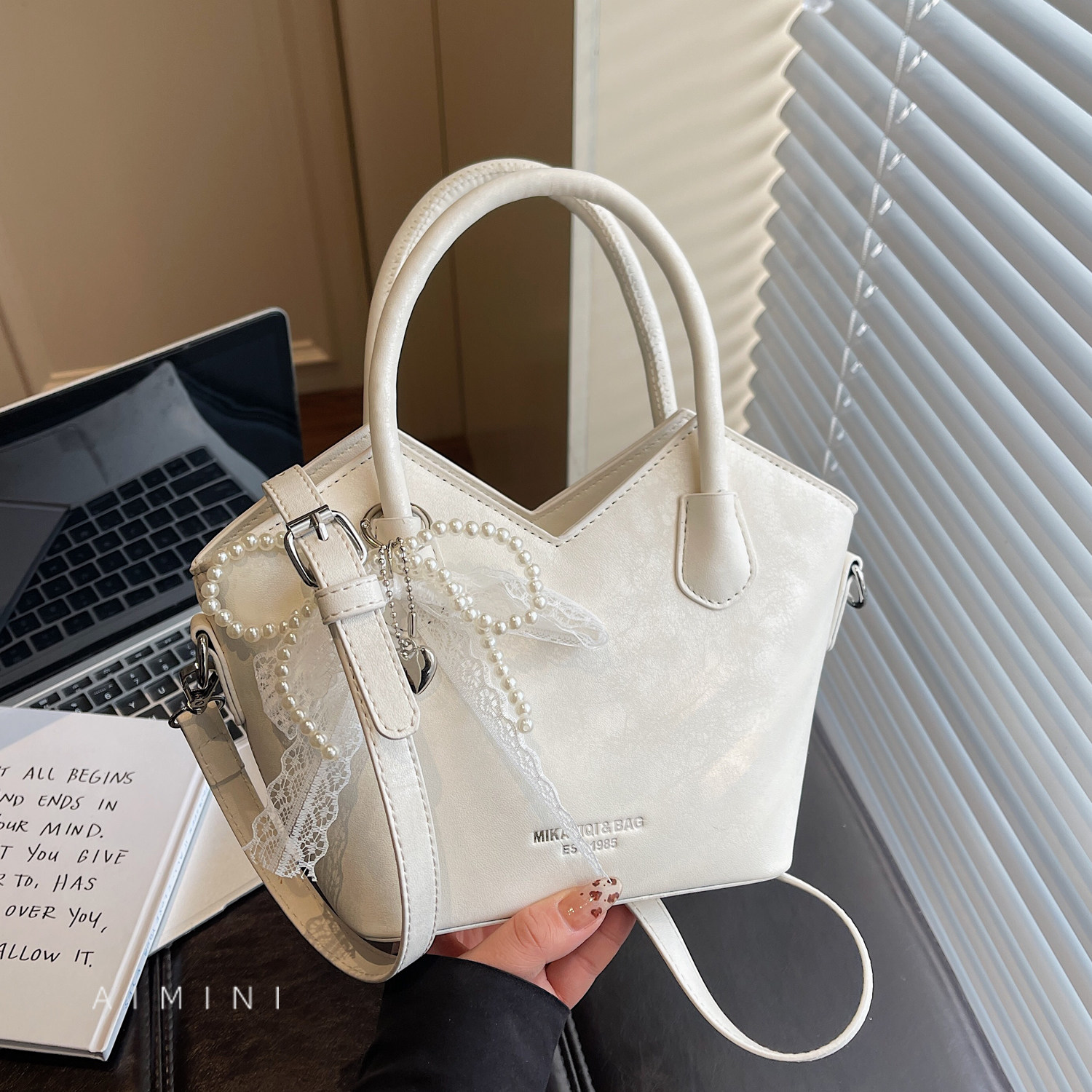 高级感小众水桶包女手提小包2026春季新款时尚百搭日常通勤斜挎包