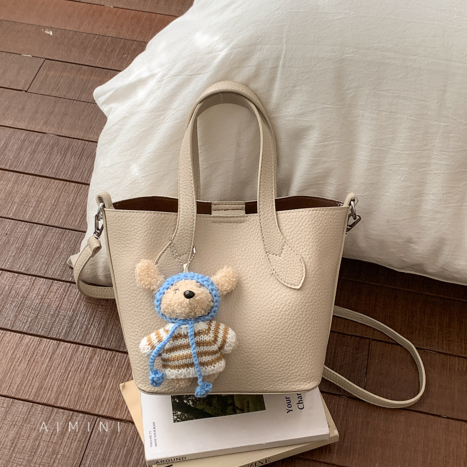 高级感极简风手提包女水桶小包2026春季新款百搭日常通勤斜挎包