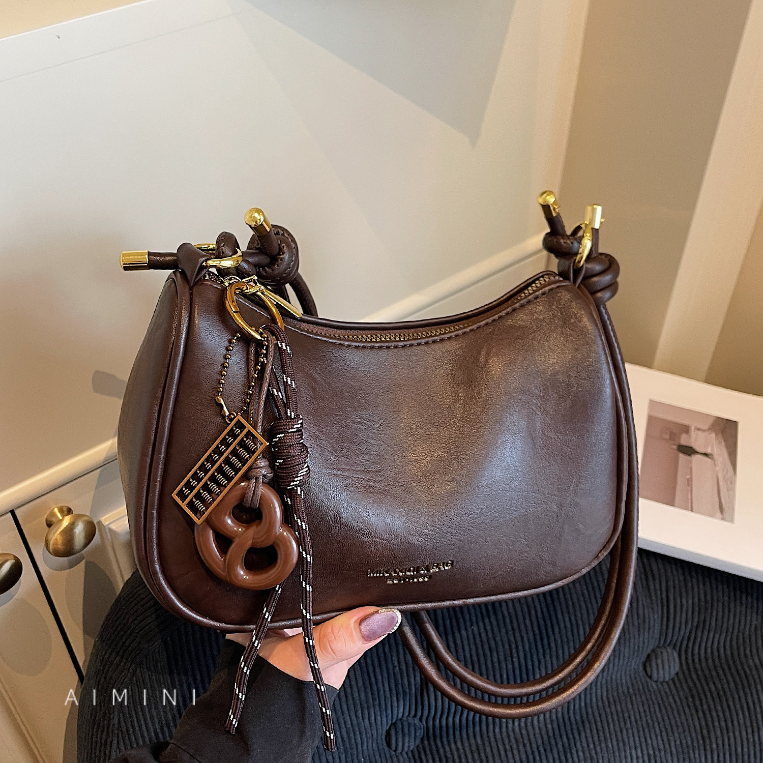 高级感小众复古小包包女斜挎包2025秋冬新款时尚百搭通勤单肩包