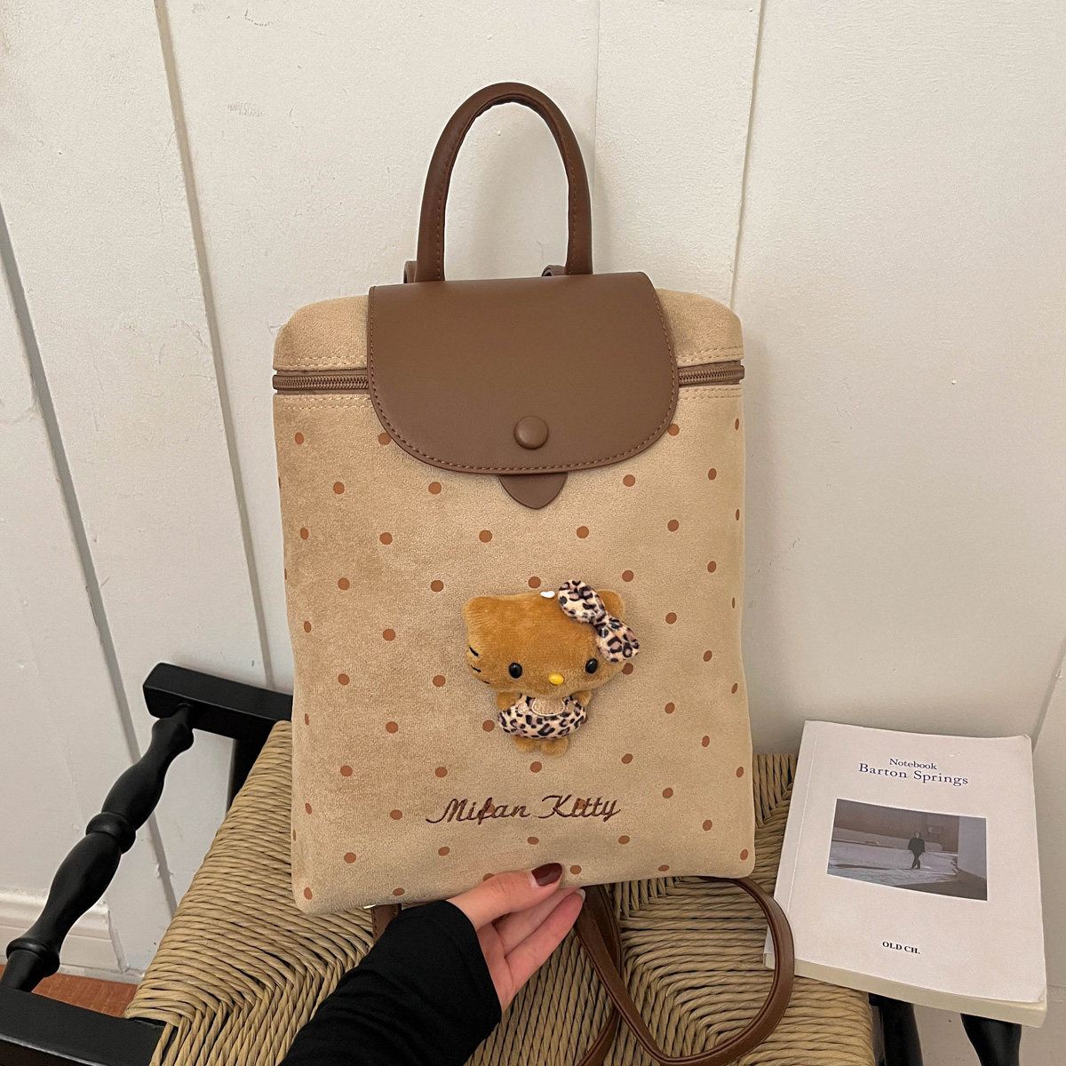 可爱波点绒面双肩包女小背包