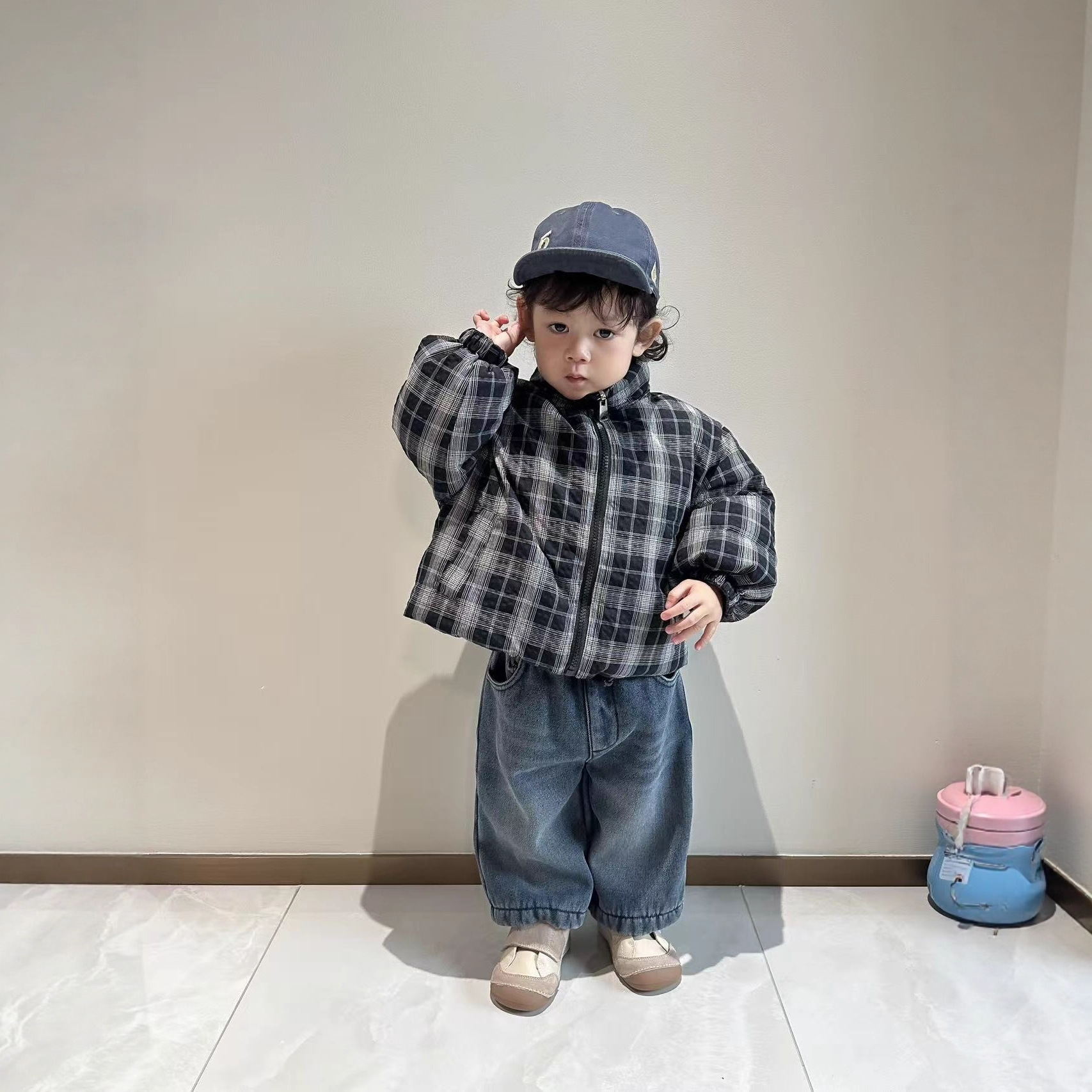 儿童服装加厚2025冬季新款宝宝两面穿棉衣外套男童加绒牛仔裤套装